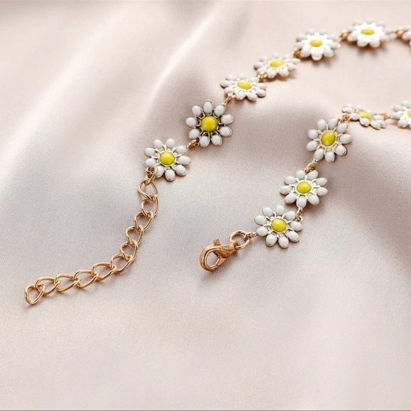 RESTOCK NWT BoHo chic daisy flower metal hinged choker necklace 14.5” - Picture 4 of 6